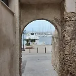 Madis House ألغيرو
